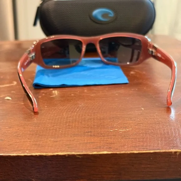 Costa Del Mar Black and Pink Sunglasses with Case - Picture 3 of 5